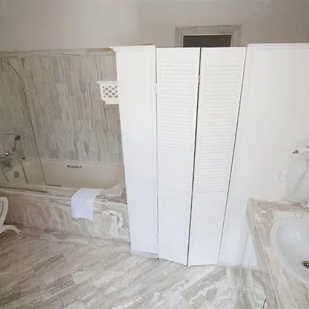Les Demeures De Varennes, Bw Signature Collection