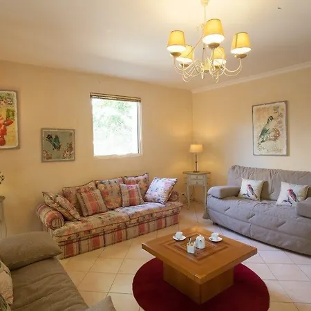 Les Demeures De Varennes, Bw Signature Collection