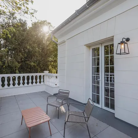 Les Demeures De Varennes, Bw Signature Collection 4*