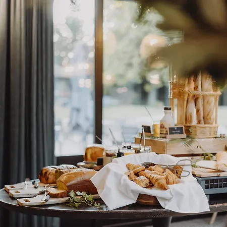 Les Demeures De Varennes, Bw Signature Collection Hotel